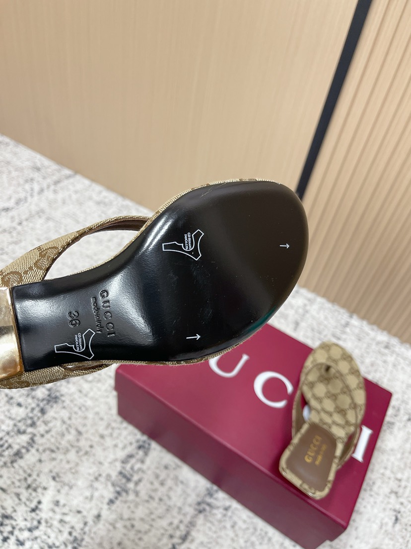 GUCCI GG Thong Flip Flops - Image 9
