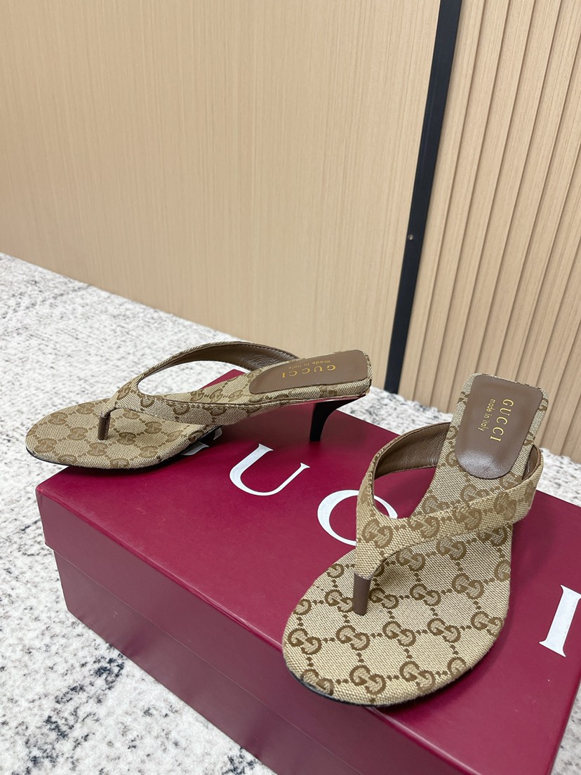 GUCCI GG Thong Flip Flops - Image 4