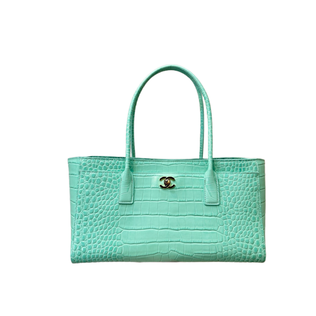 CHANEL 26S Mint Green Crocodile Embossed Leather Shopping Tote Bag AS6243 (34*20*13cm)