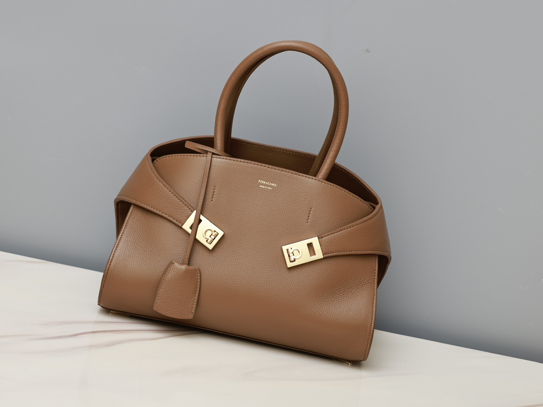 FERRAGAMO HUG BICOLOR HANDBAG (XS) 215975 (22*14*11cm) #3 - Image 2