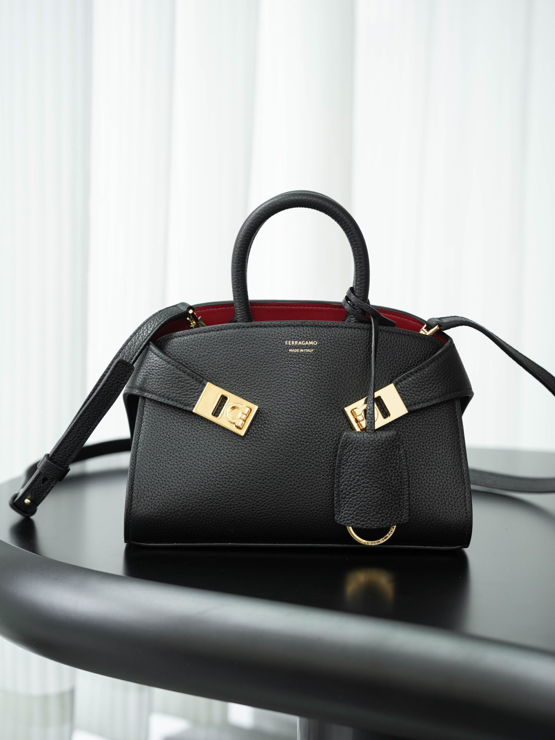 FERRAGAMO HUG BICOLOR HANDBAG (XS) 215975 (22*14*11cm) #4 - Image 2