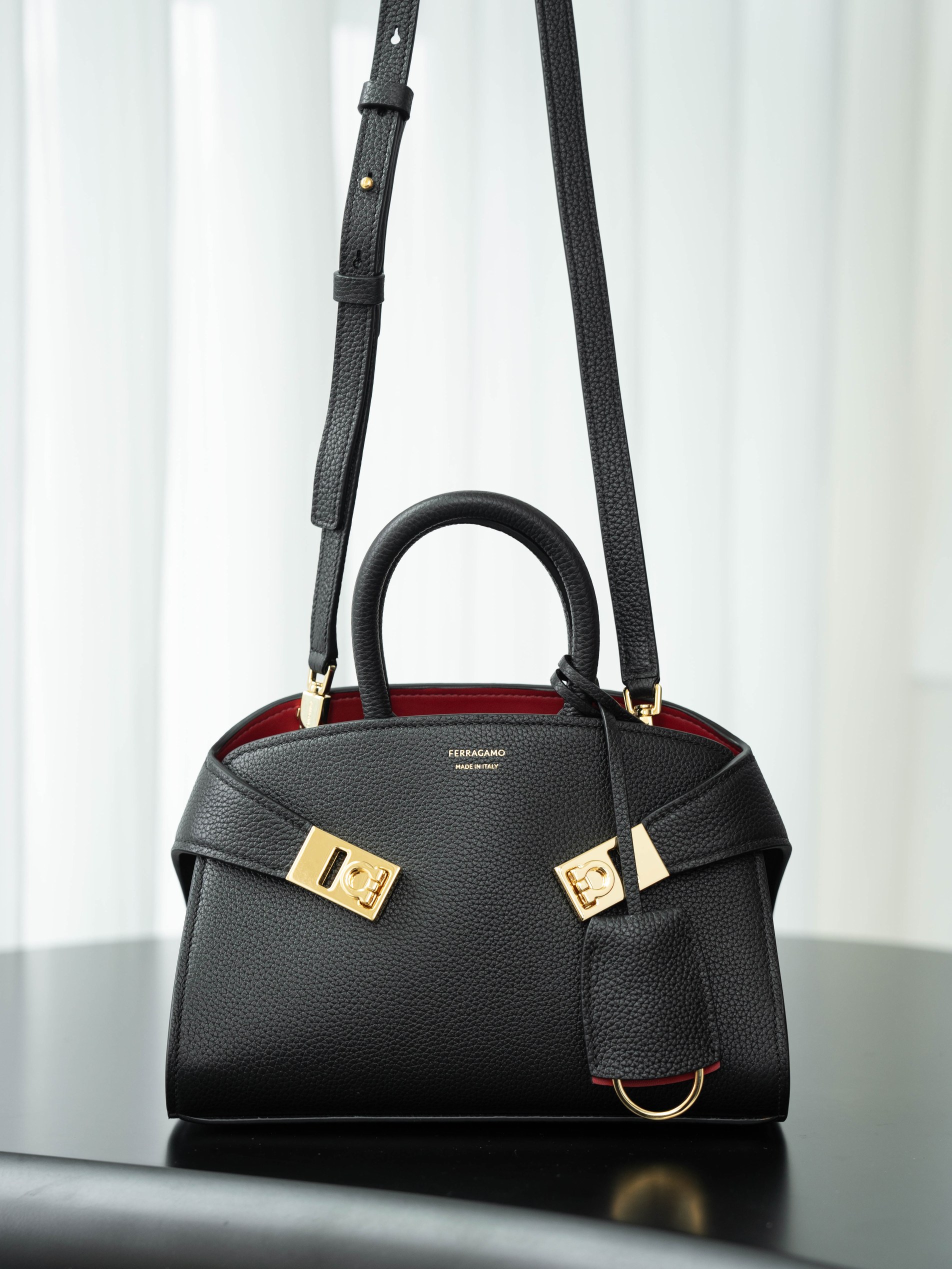 FERRAGAMO HUG BICOLOR HANDBAG (XS) 215975 (22*14*11cm) #4 - Image 3