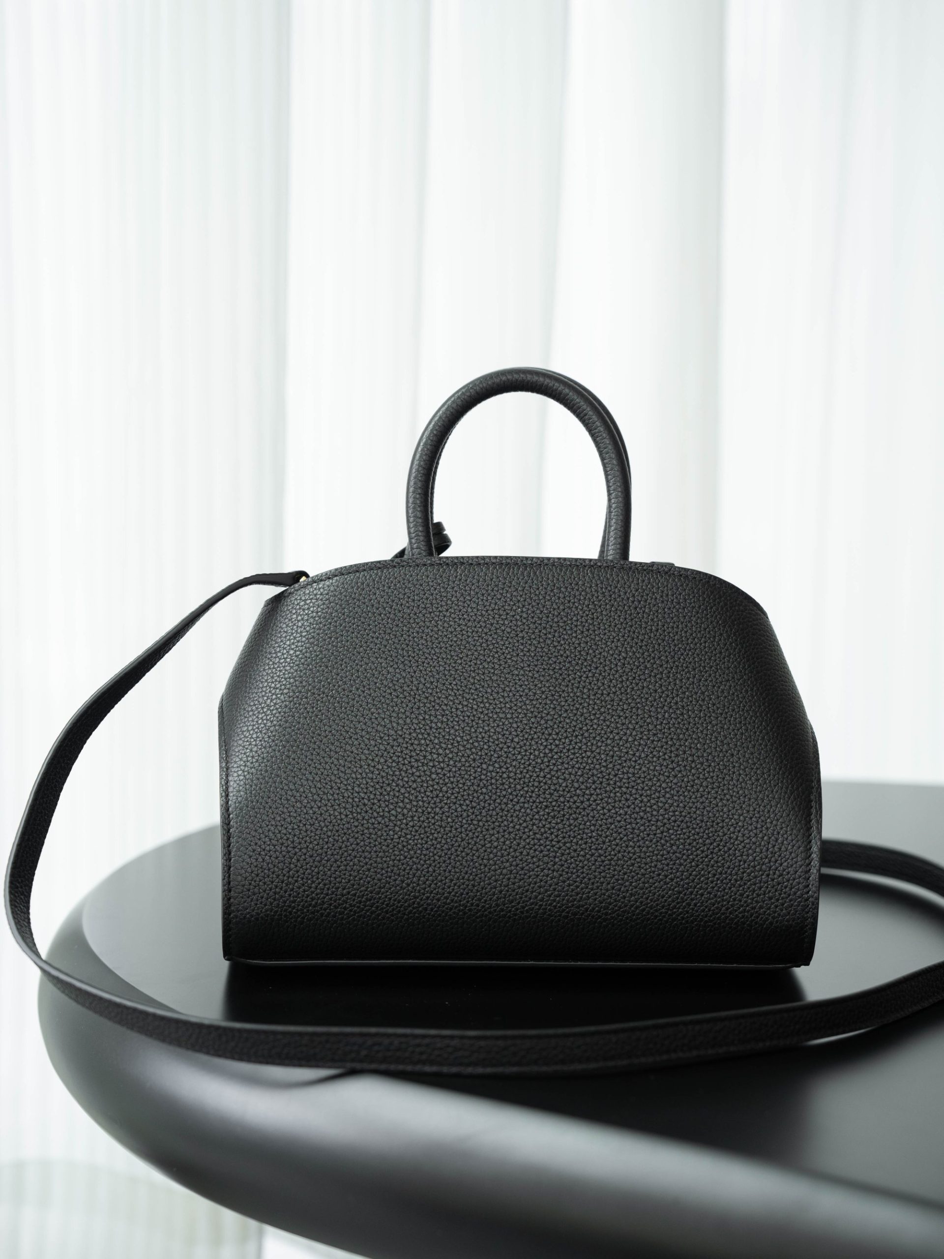 FERRAGAMO HUG BICOLOR HANDBAG (XS) 215975 (22*14*11cm) #4 - Image 4