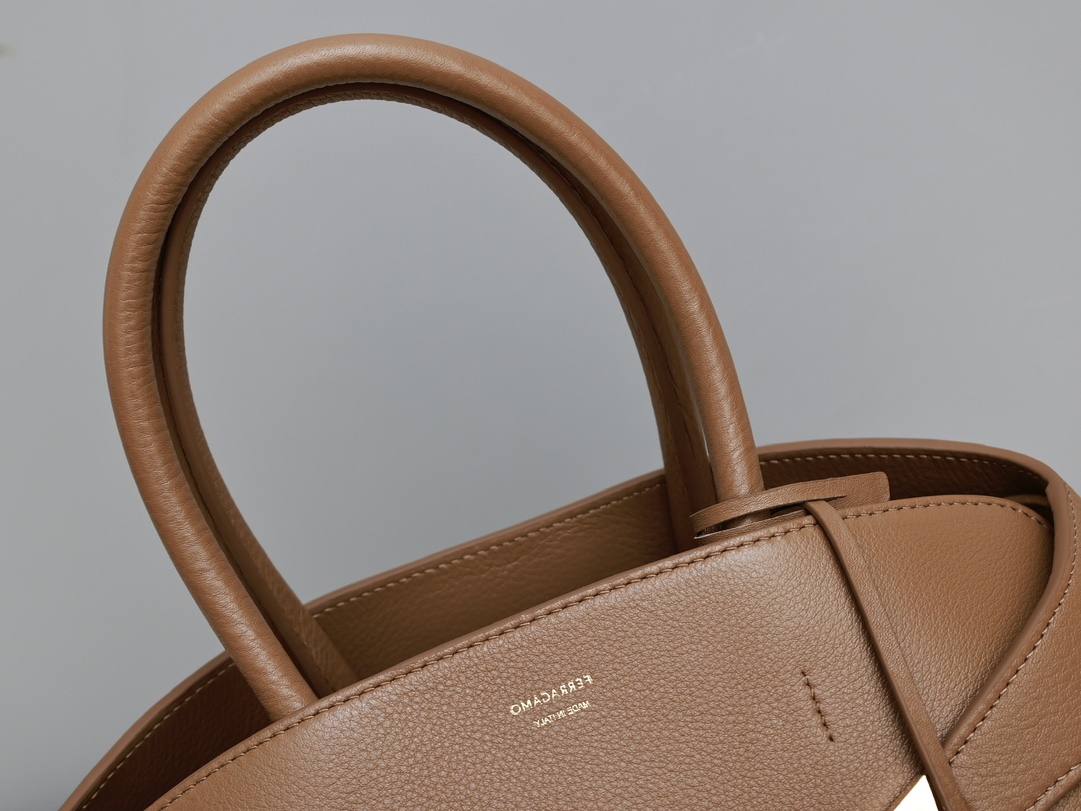FERRAGAMO HUG BICOLOR HANDBAG (XS) 215975 (22*14*11cm) #3 - Image 5