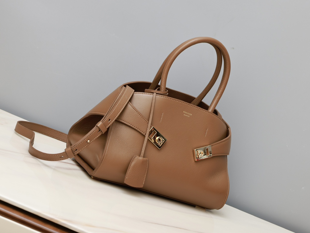 FERRAGAMO HUG BICOLOR HANDBAG (XS) 215975 (22*14*11cm) #3 - Image 9