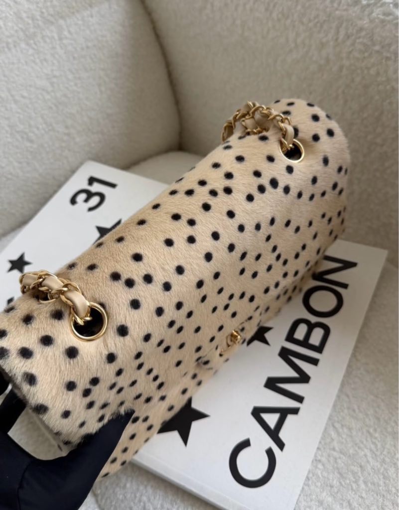 Chanel Classic Flap Bag 26A Mink Fur Polka Dot A01112(25*16 *9 cm) - Image 3