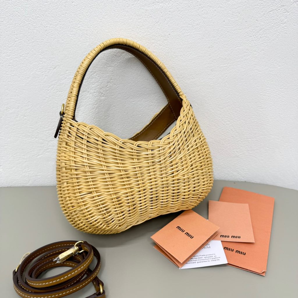 Miu Miu Wander wicker mini 5BC125 (20cm*17cm* 6cm) - Image 3