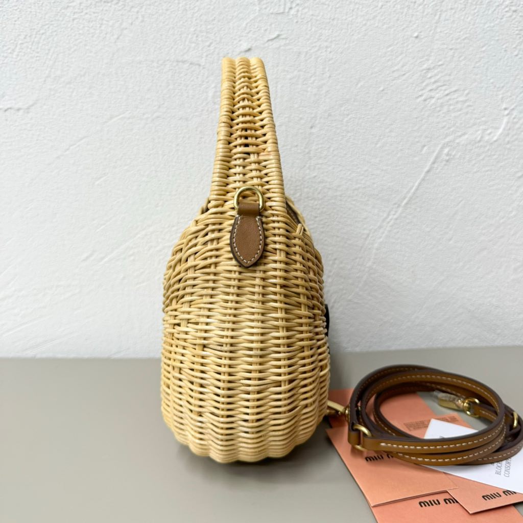 Miu Miu Wander wicker mini 5BC125 (20cm*17cm* 6cm) - Image 9