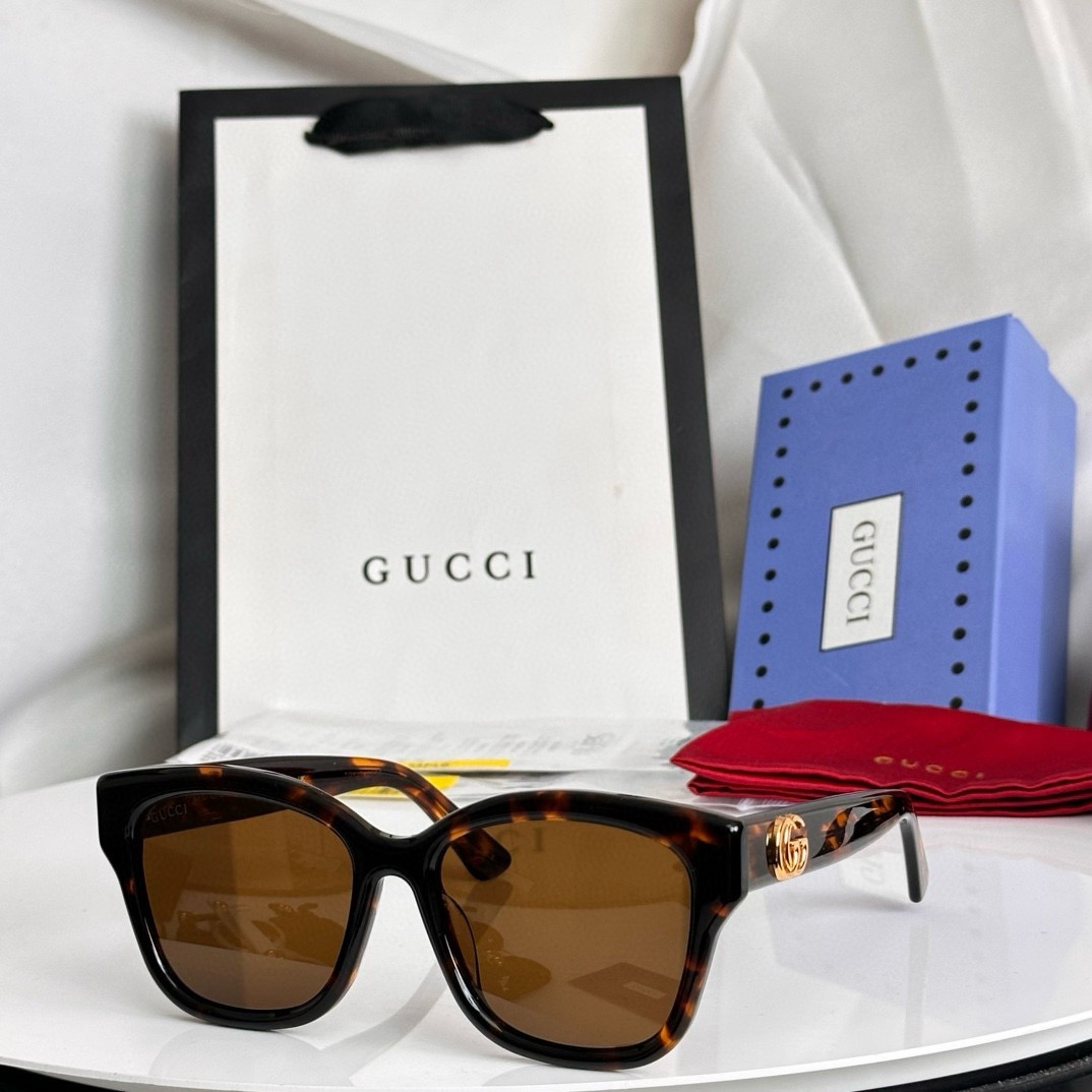 GUCCI GG1830SK55-18-145 Square Cat Eye Sunglasses - Image 4