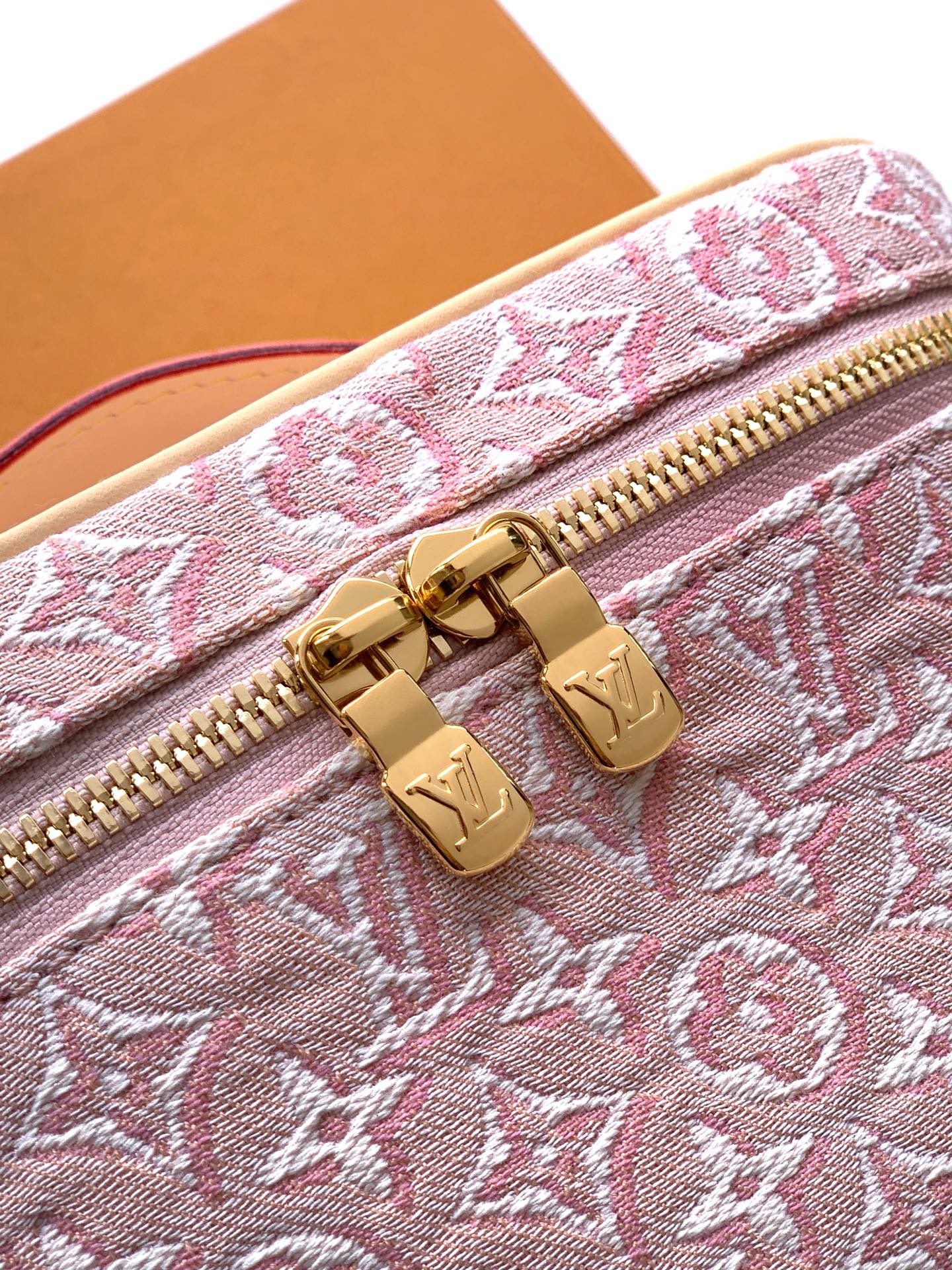 Louis Vuitton Nice Mini Vanity Case Pink Denim Monogram M24098(17*13*11cm) - Image 10