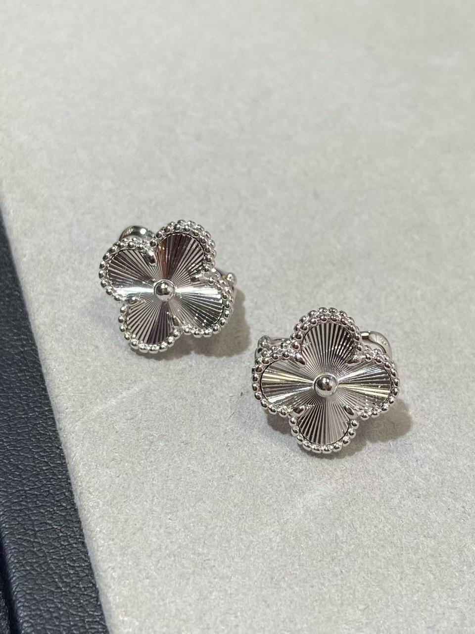 Van Cleef & Arpels Vca Earrings