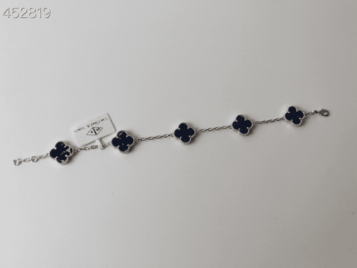 Van Cleef & Arpels Vca Bracelets - Image 5