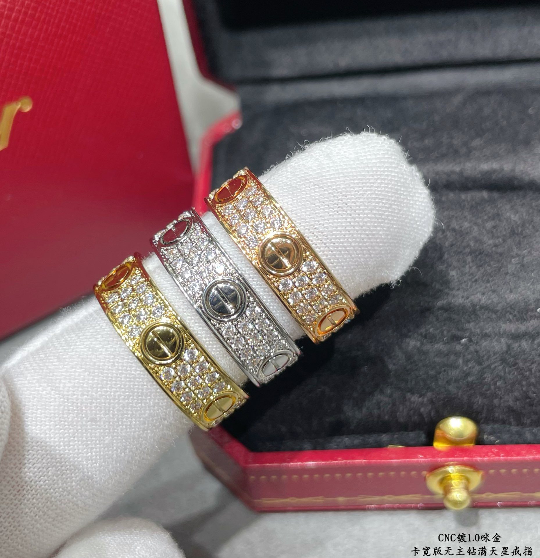 Cartier LOVE ring, classic model, paved - Image 3