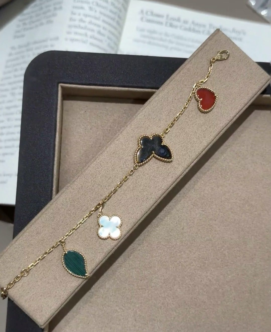 Van Cleef & Arpels Lucky Spring bracelet, 4 motifs - Image 3