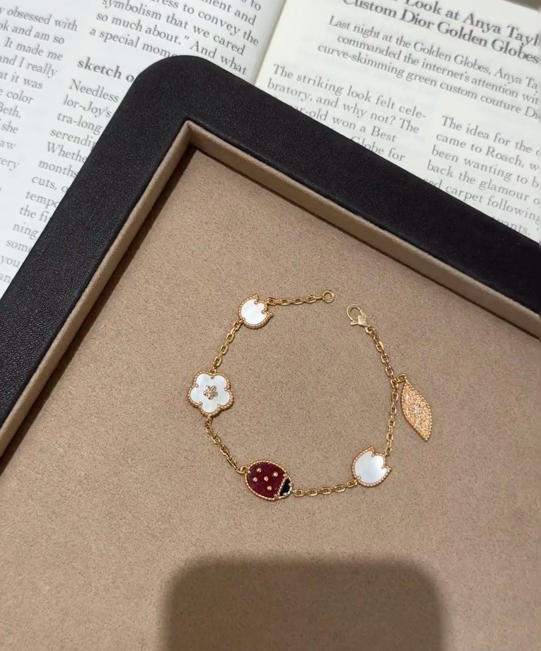 Van Cleef & Arpels Lucky Spring bracelet, 5 motifs - Image 3