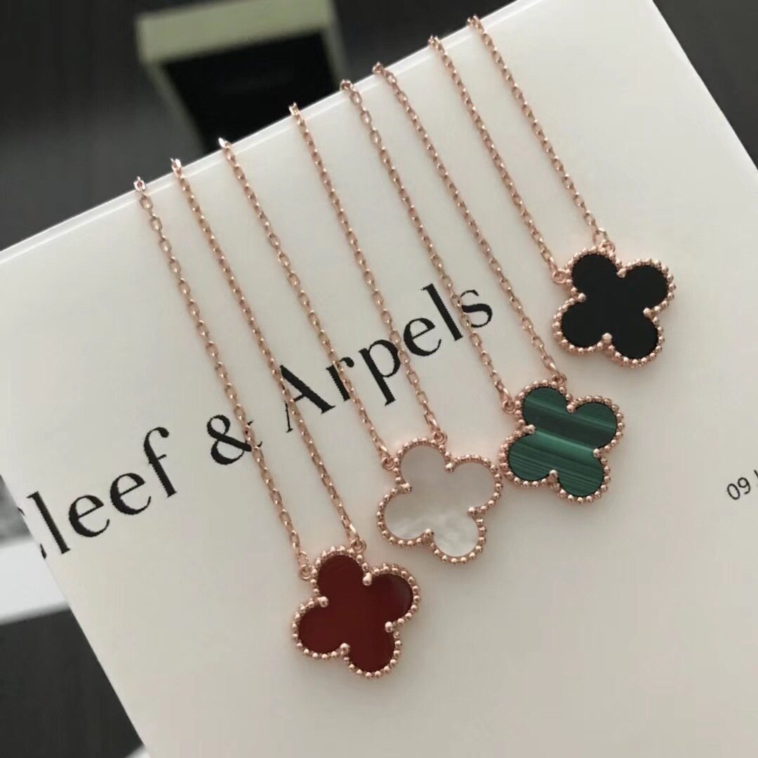 Van Cleef & Arpels Vintage Alhambra pendant 3 - Image 3