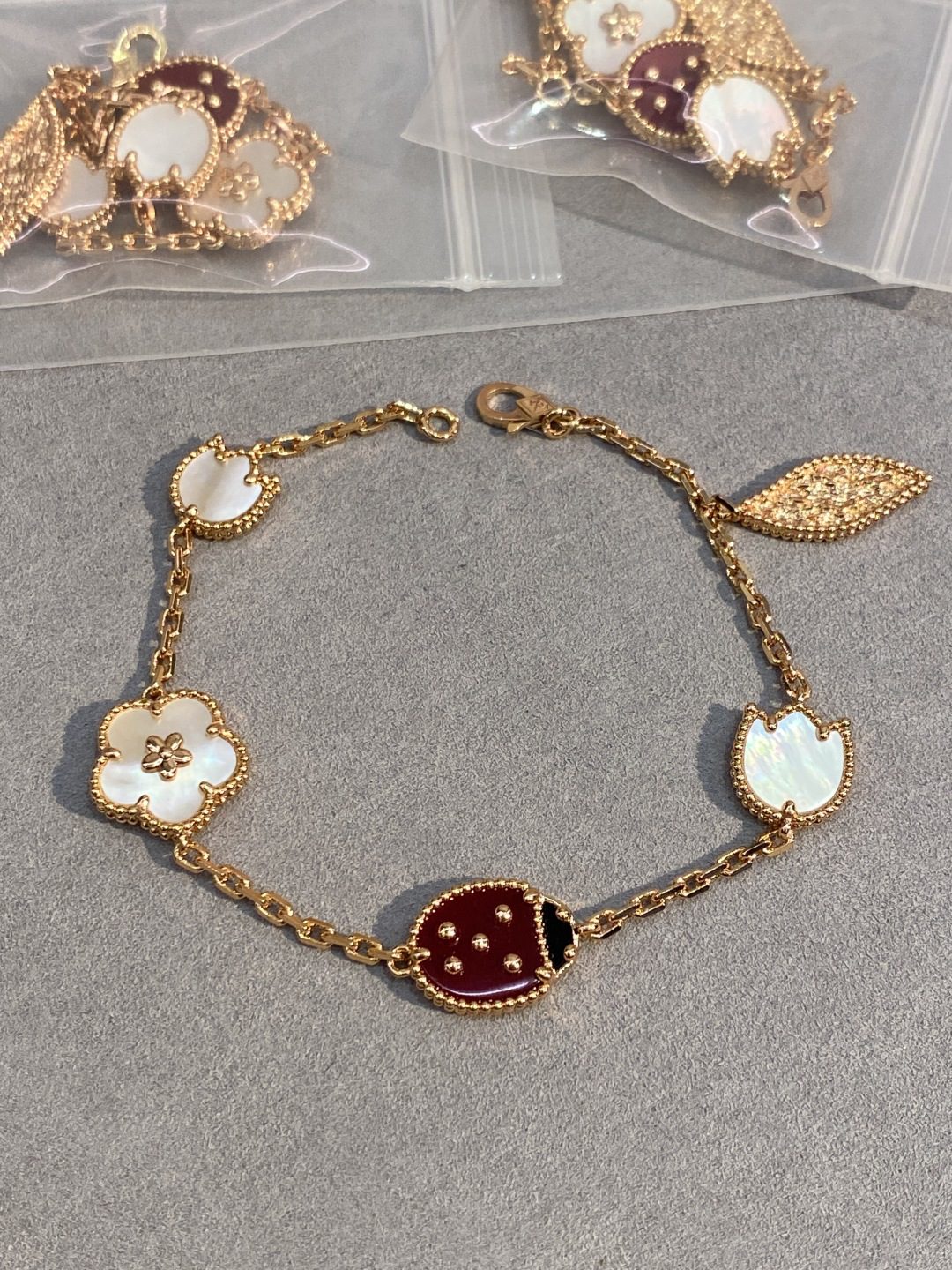 Van Cleef & Arpels Lucky Spring bracelet, 5 motifs - Image 2