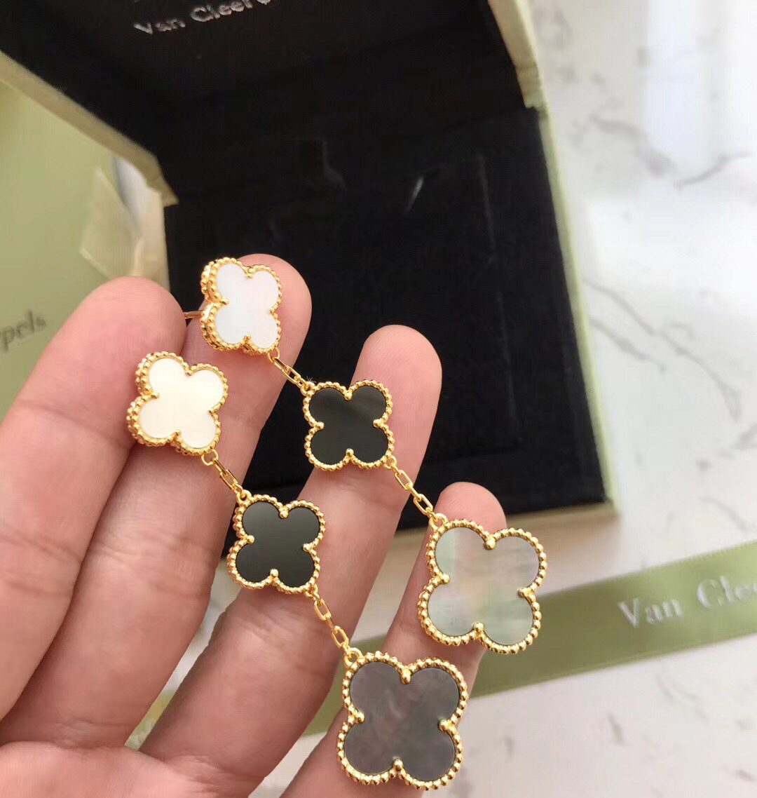 Van Cleef & Arpels Magic Alhambra earrings, 3 motifs 2 - Image 5