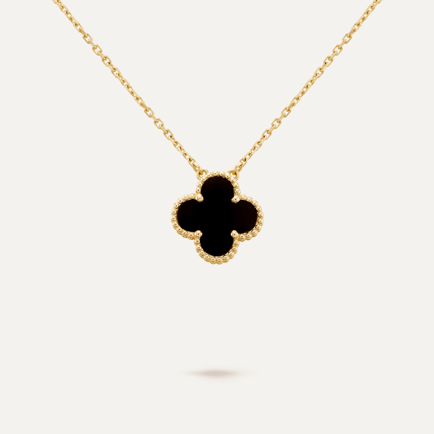 Van Cleef & Arpels Vintage Alhambra pendant 3