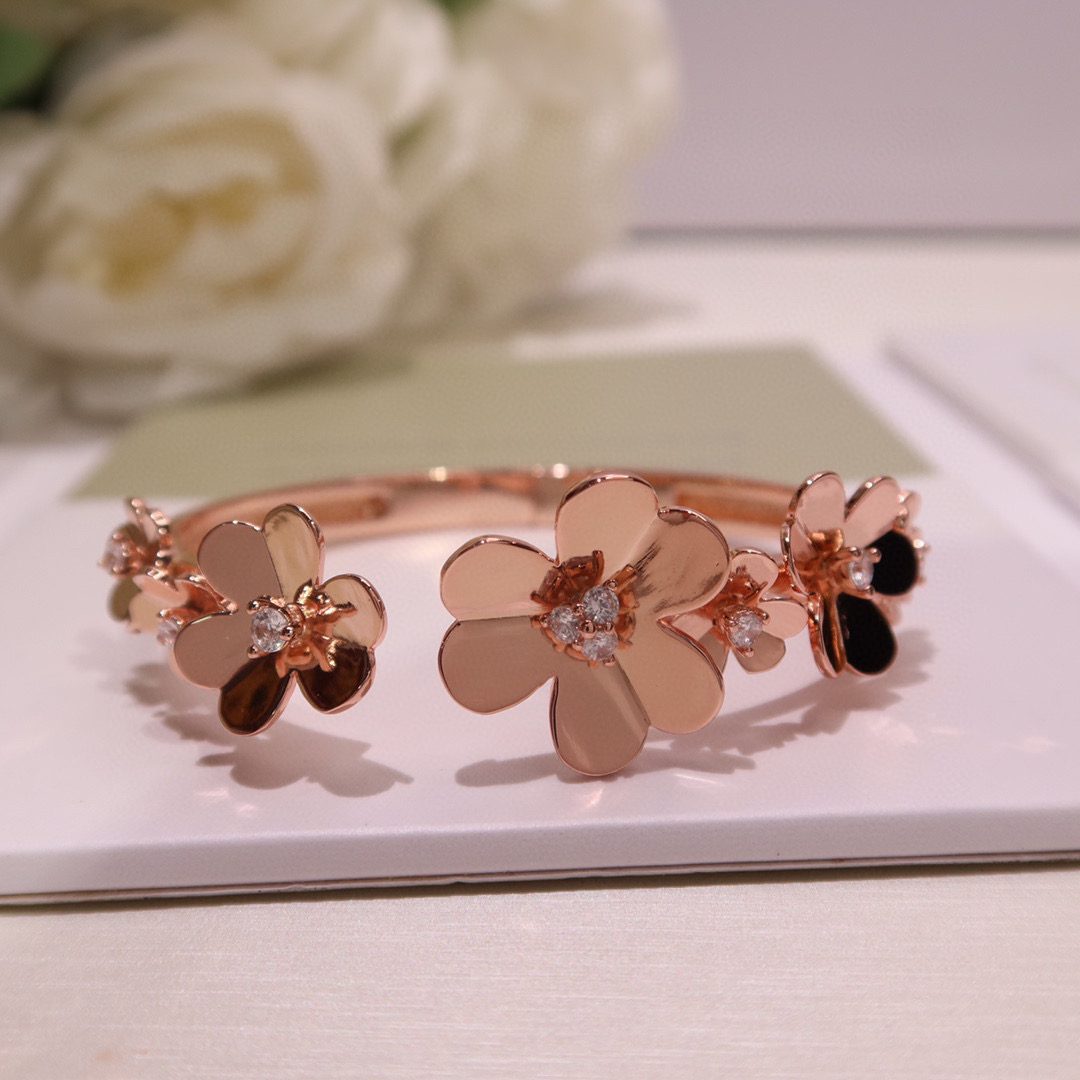 Van Cleef & Arpels Lucky Spring bracelet, closed wings ladybug - Image 4