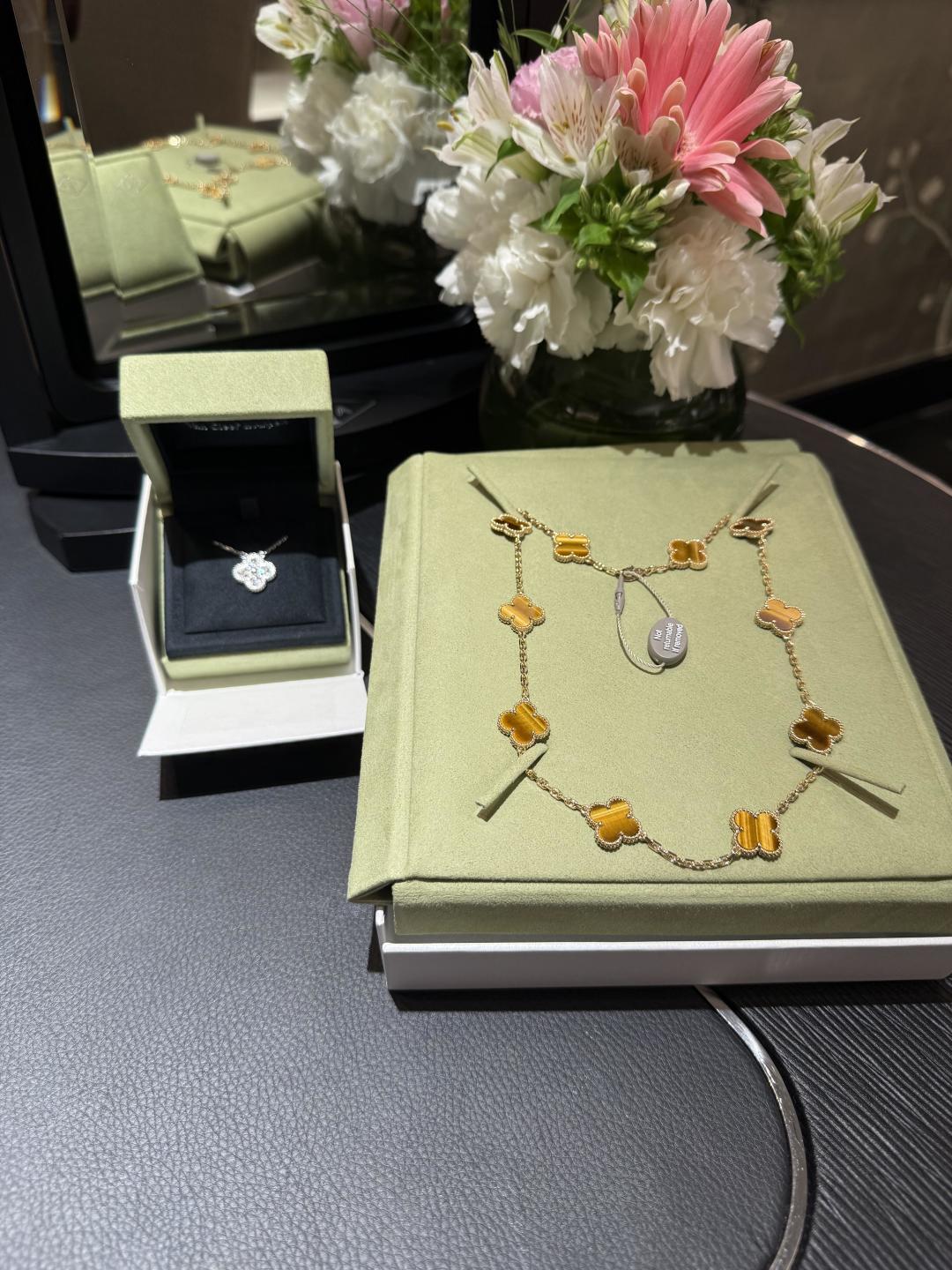 Van Cleef & Arpels Vintage Alhambra necklace, 10 motifs 8 - Image 4