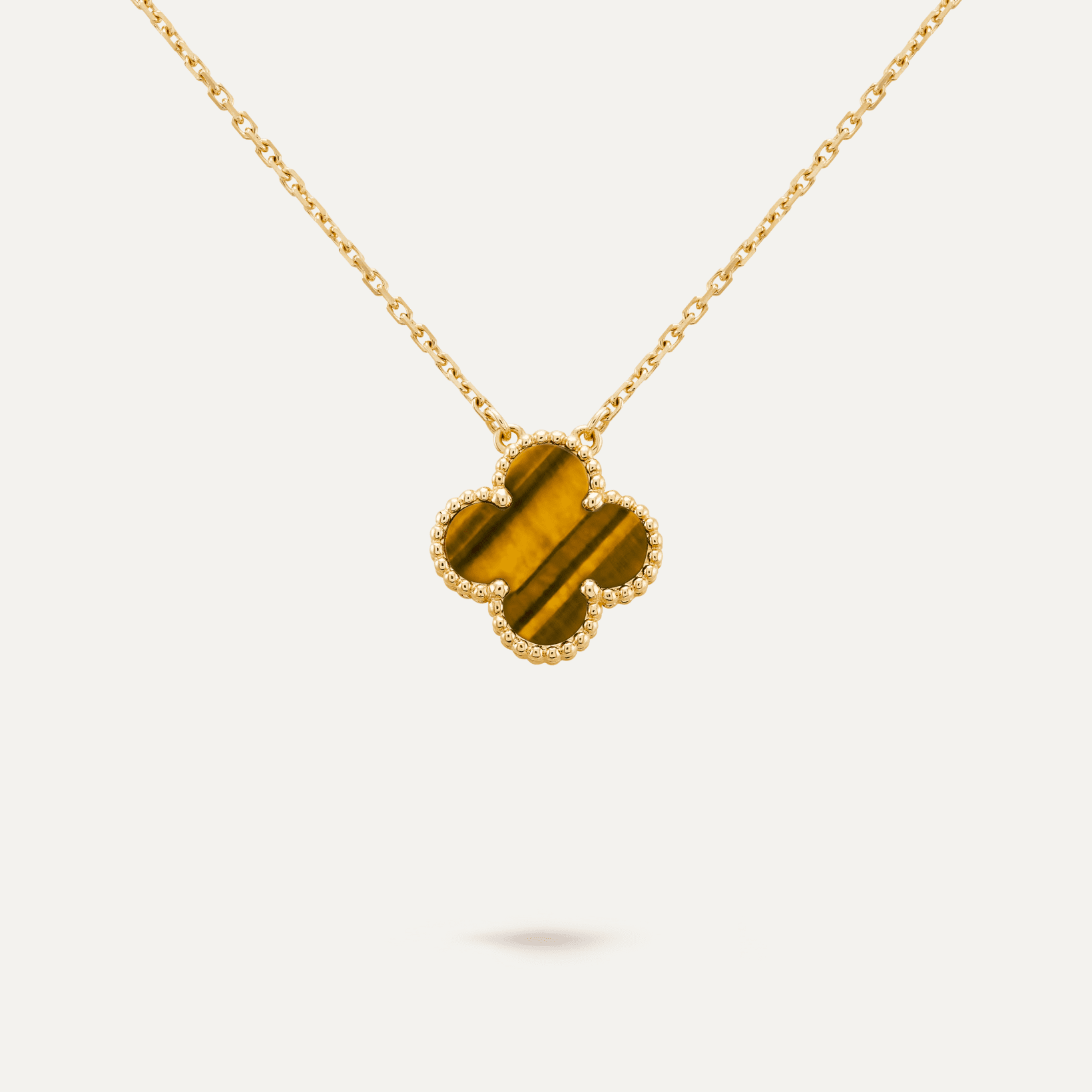 Van Cleef & Arpels Vintage Alhambra pendant 2
