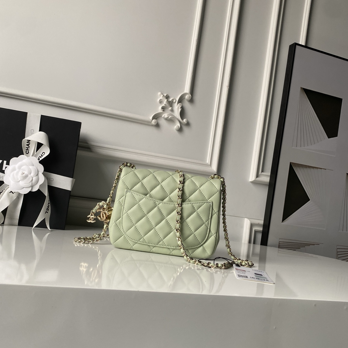 Chanel Classic Flap Handbag CF AS5758 18x13x7cm - Image 3