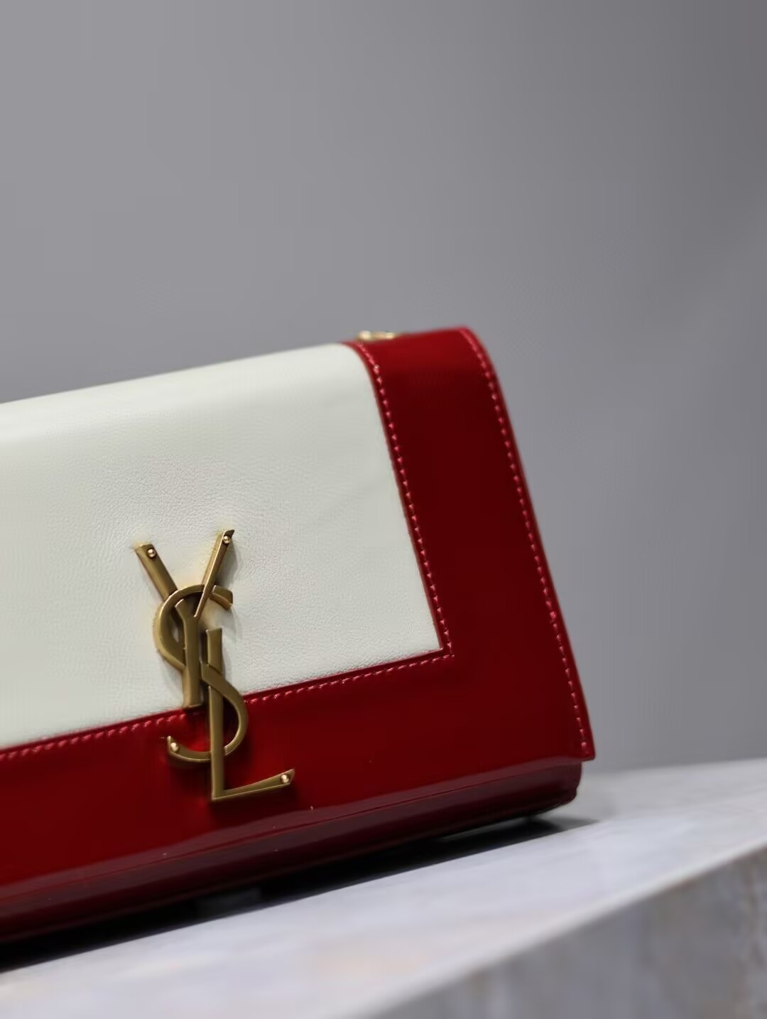 YSL KATE Nappa Patent Calfskin Two-Toned 20x13.5x6cm - Image 7