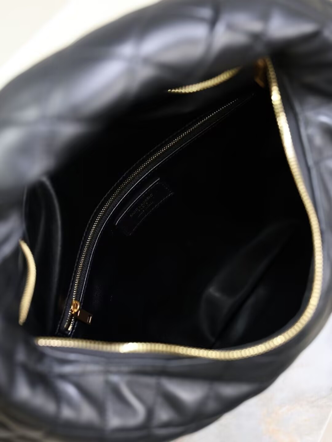 YSL ICARE Hobo In Quilted Nappa (47*30.5*12cm) - Image 9