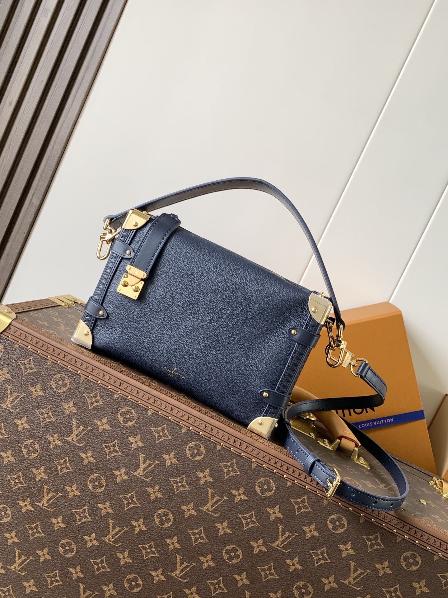 LV Side Trunk MM M15226 23.5x16x8.5cm - Image 2