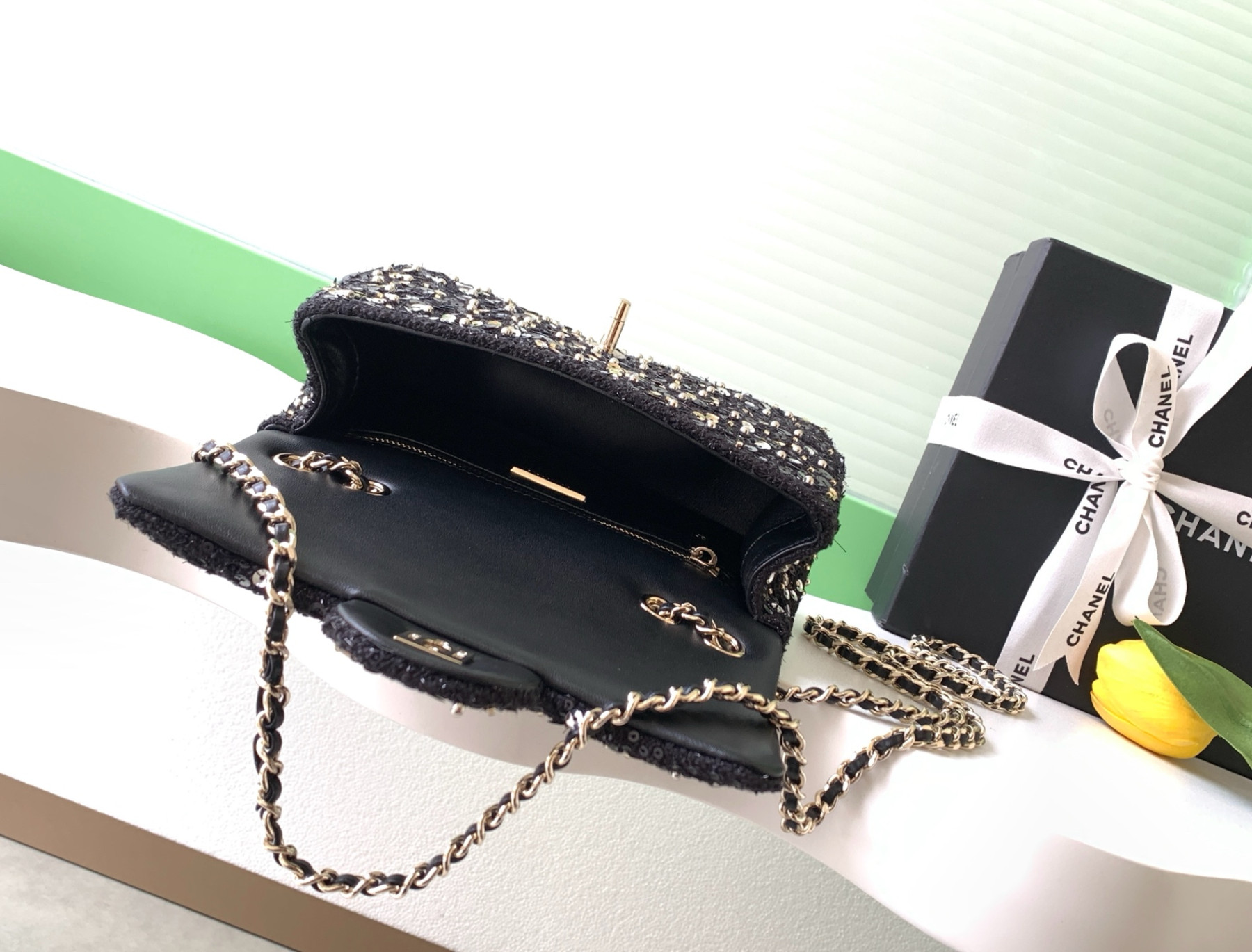 Chanel Flap Bag 20x14x7cm - Image 7