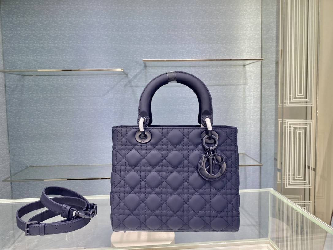 Medium Lady Dior Bag 24 x 20 x 12 cm - Image 2