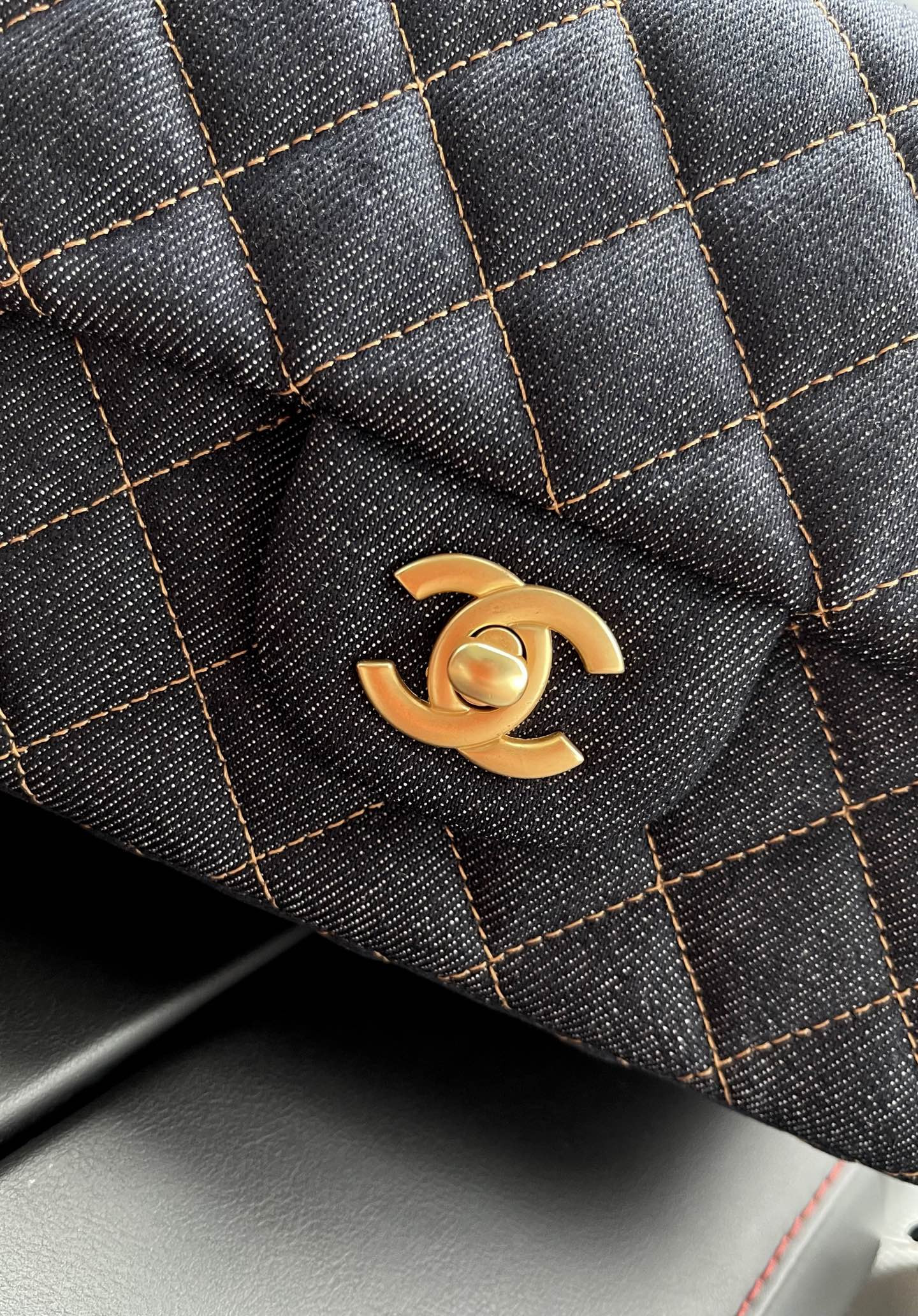 Chanel Mini Classic Handbag A69900 12x20x6cm - Image 6