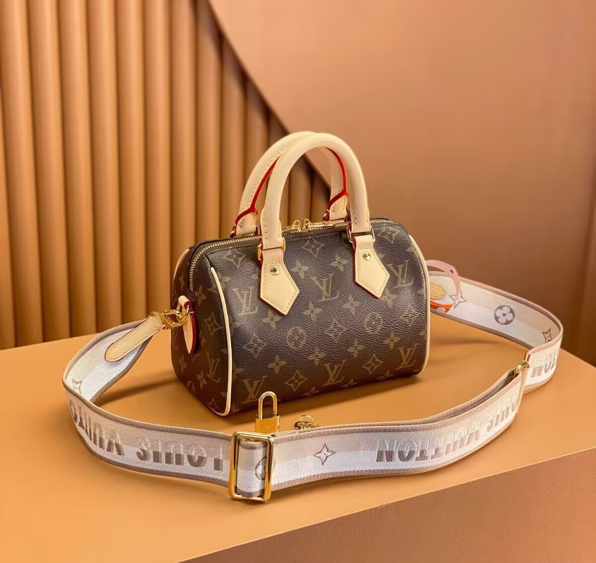 LV Speedy Bandoulière 20 M46222 13.5 x 12 x 20.5 cm - Image 3