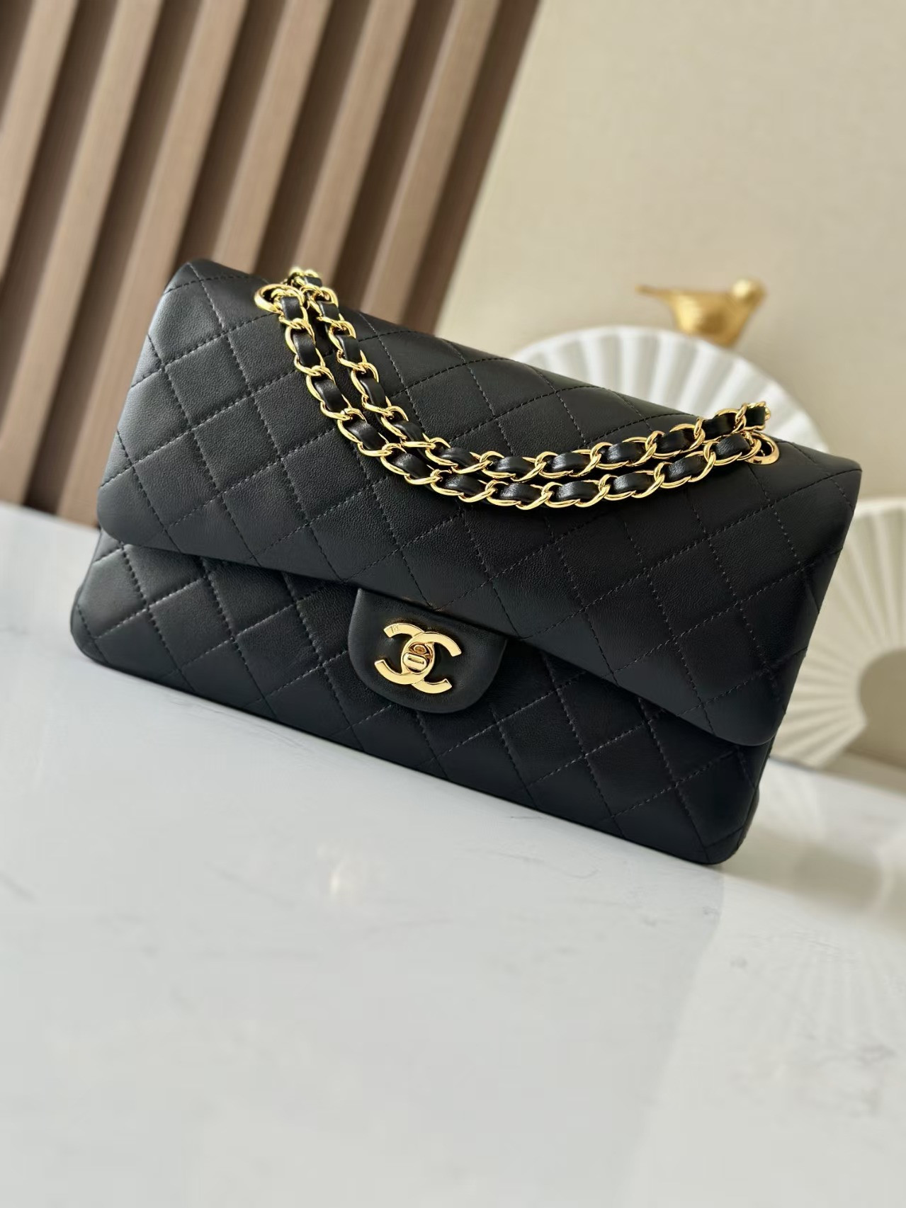 Chanel Classic Flap Bag 15.5x25.5x6.5cm - Image 2