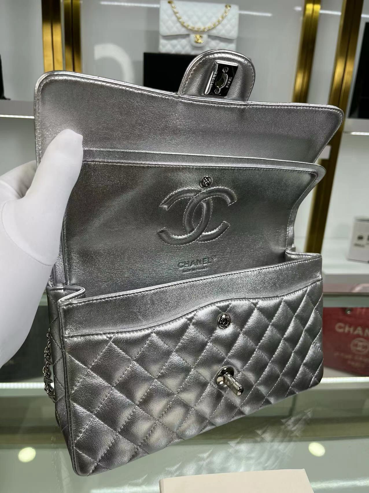 chanel Classic Flap a01112 SILVER 15.5×25.5×6.5cm - Image 7