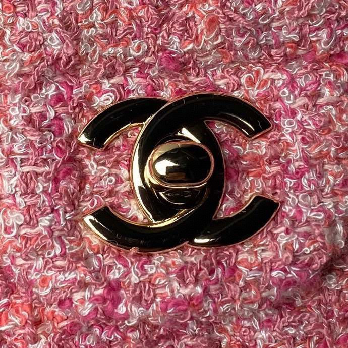 CHANEL CLASSIC 11.12 HANDBAG Tweed Gold-Tone Metal 6 * 9.9 * 2.5 in - Image 4