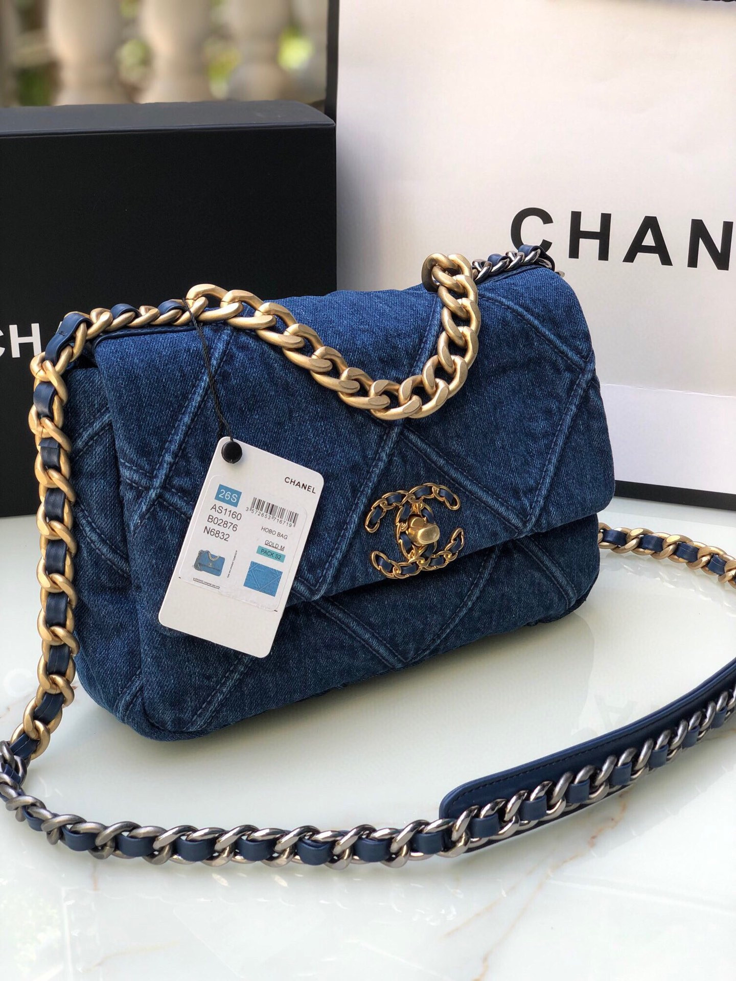 CHANEL 19 HANDBAG Ruthenium-Finish Metal Navy 6.2 * 10.1 * 3.5 in - Image 3