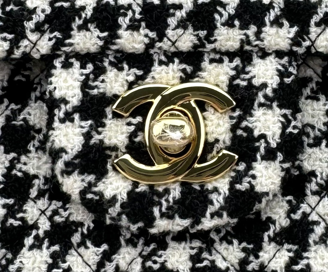 CHANEL MINI CLASSIC 11.12 HANDBAG 25 15.5 * 25.5 * 6.5 cm - Image 6