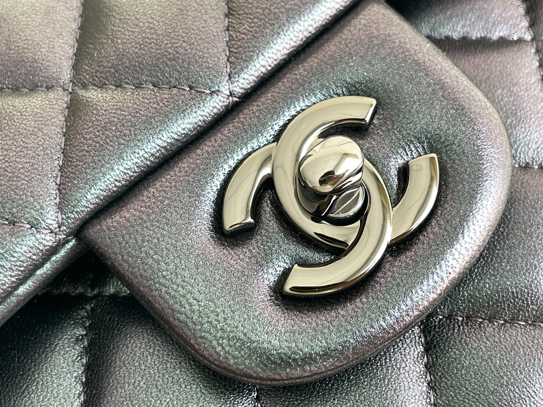 CHANEL CRUMPLED CALFSKIN QUITED DOUBLE FLAP BLACK 19.5×30×10cm - Image 9