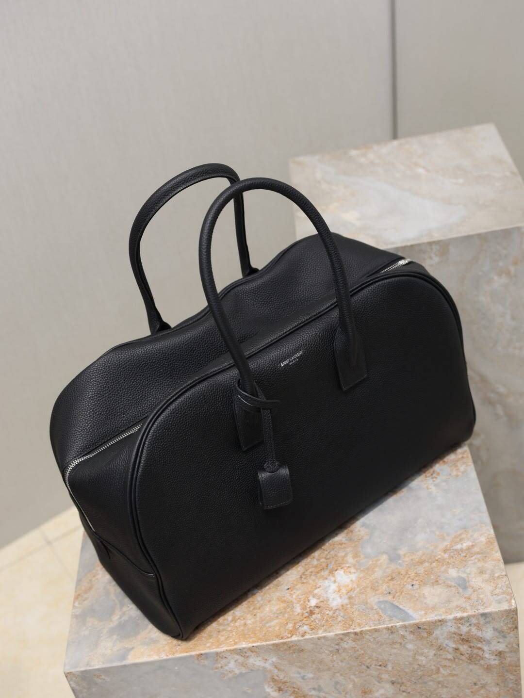 YSL SAC DE JOUR Medium Boston in Grained Leather 41x25x19-22.5cm - Image 8