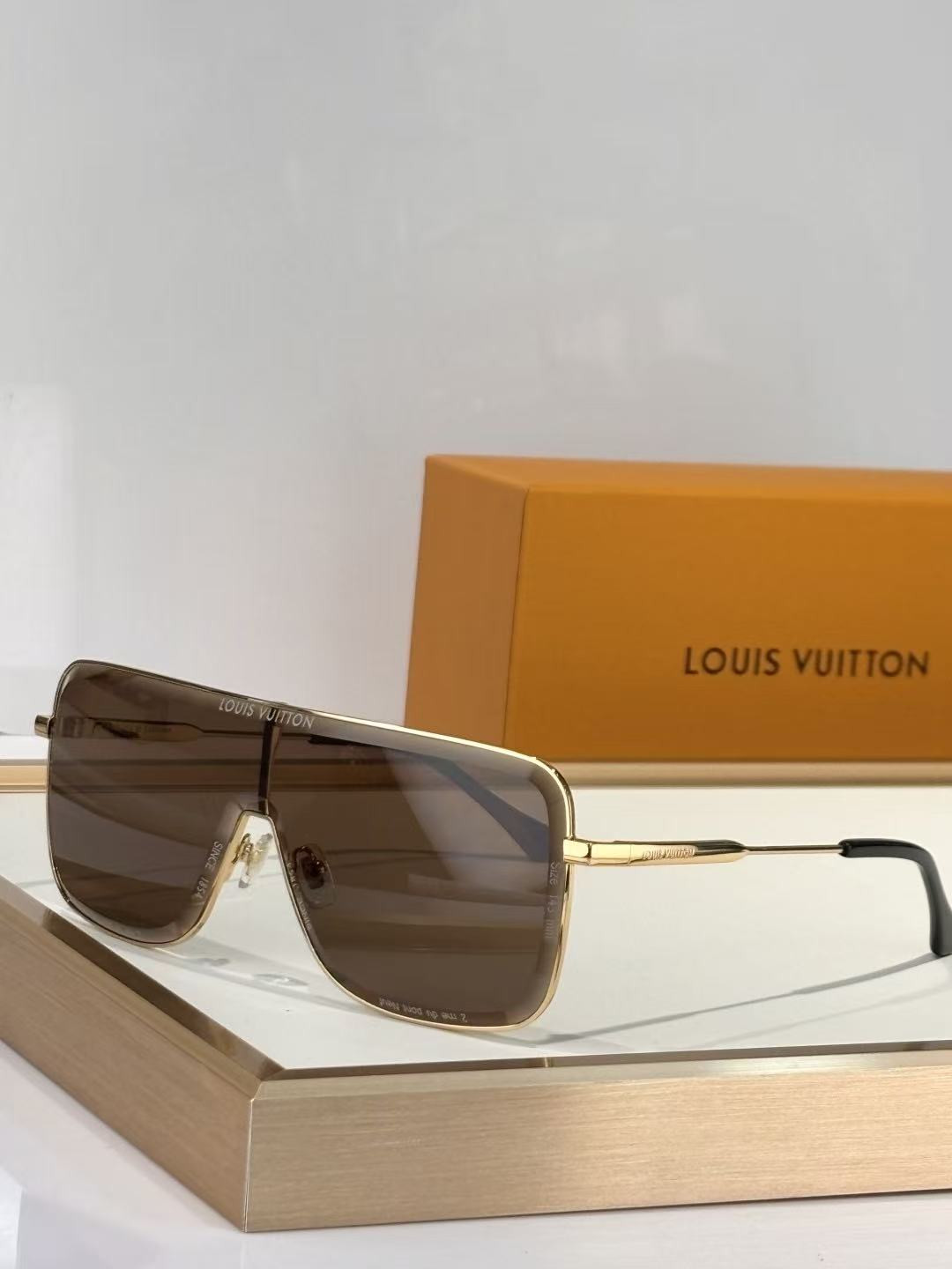 LV Glasses #4 - Image 4
