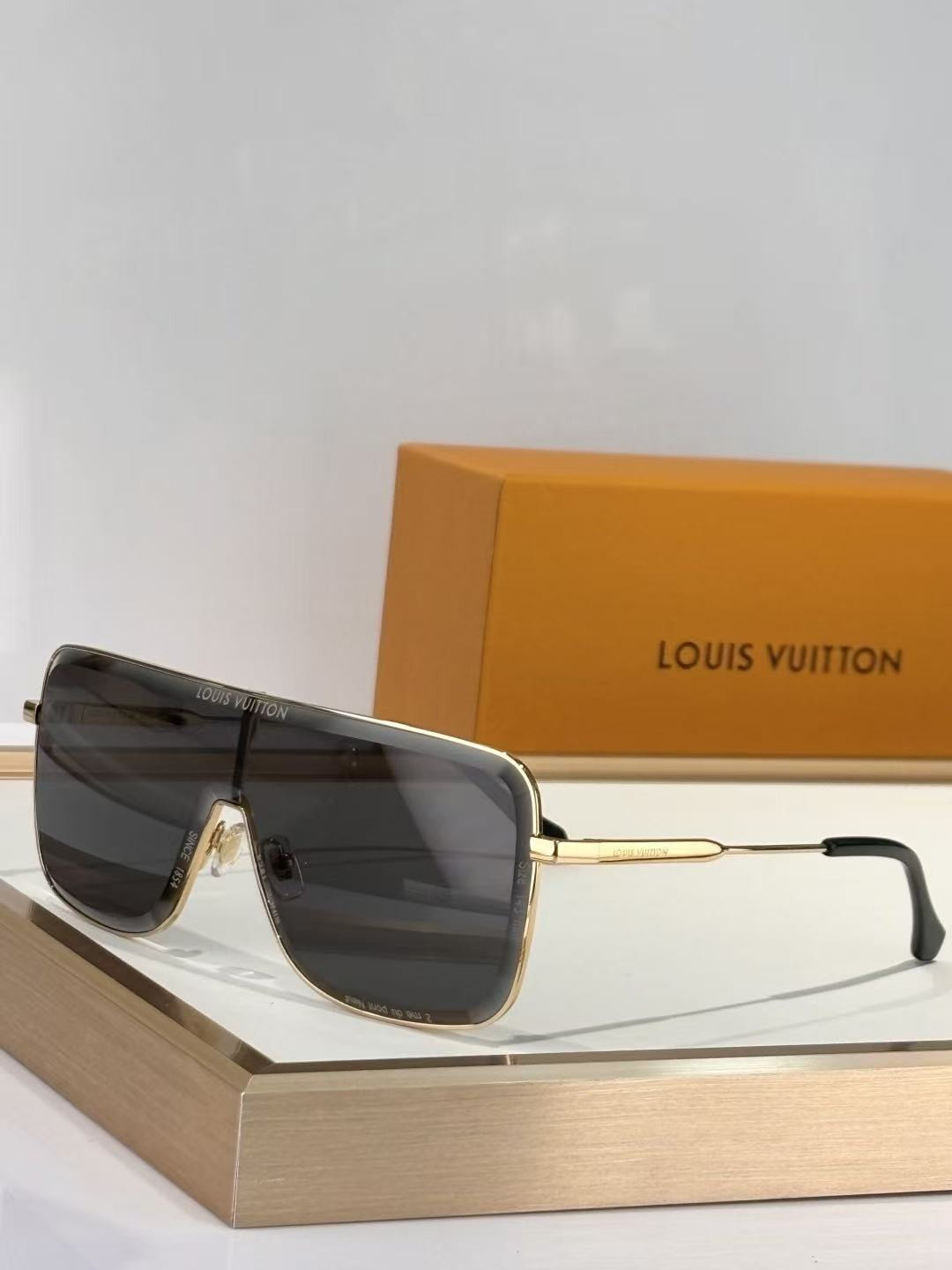 LV Glasses #4 - Image 5