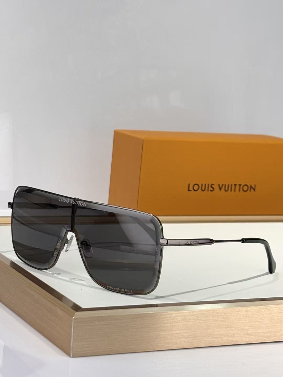LV Glasses #4 - Image 7