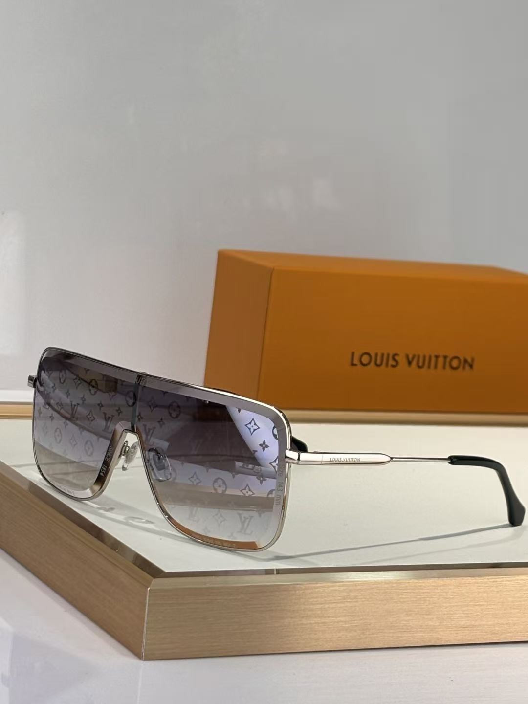 LV Glasses #4 - Image 8