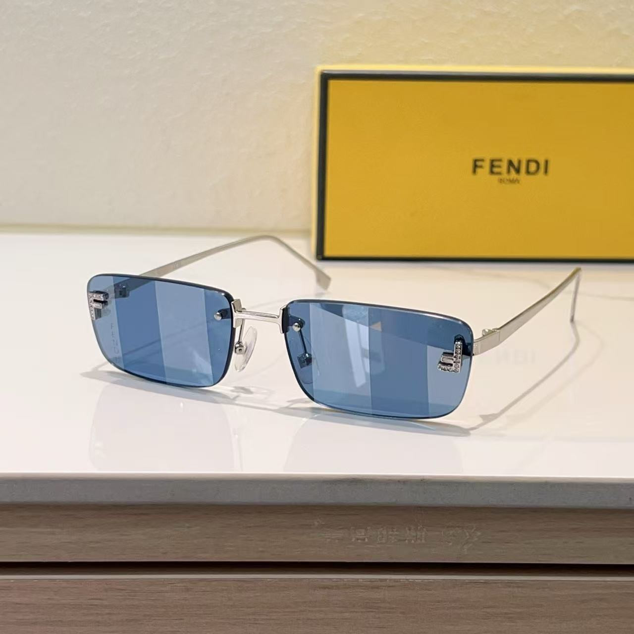 FENDI Glasses FE4172US - Image 6