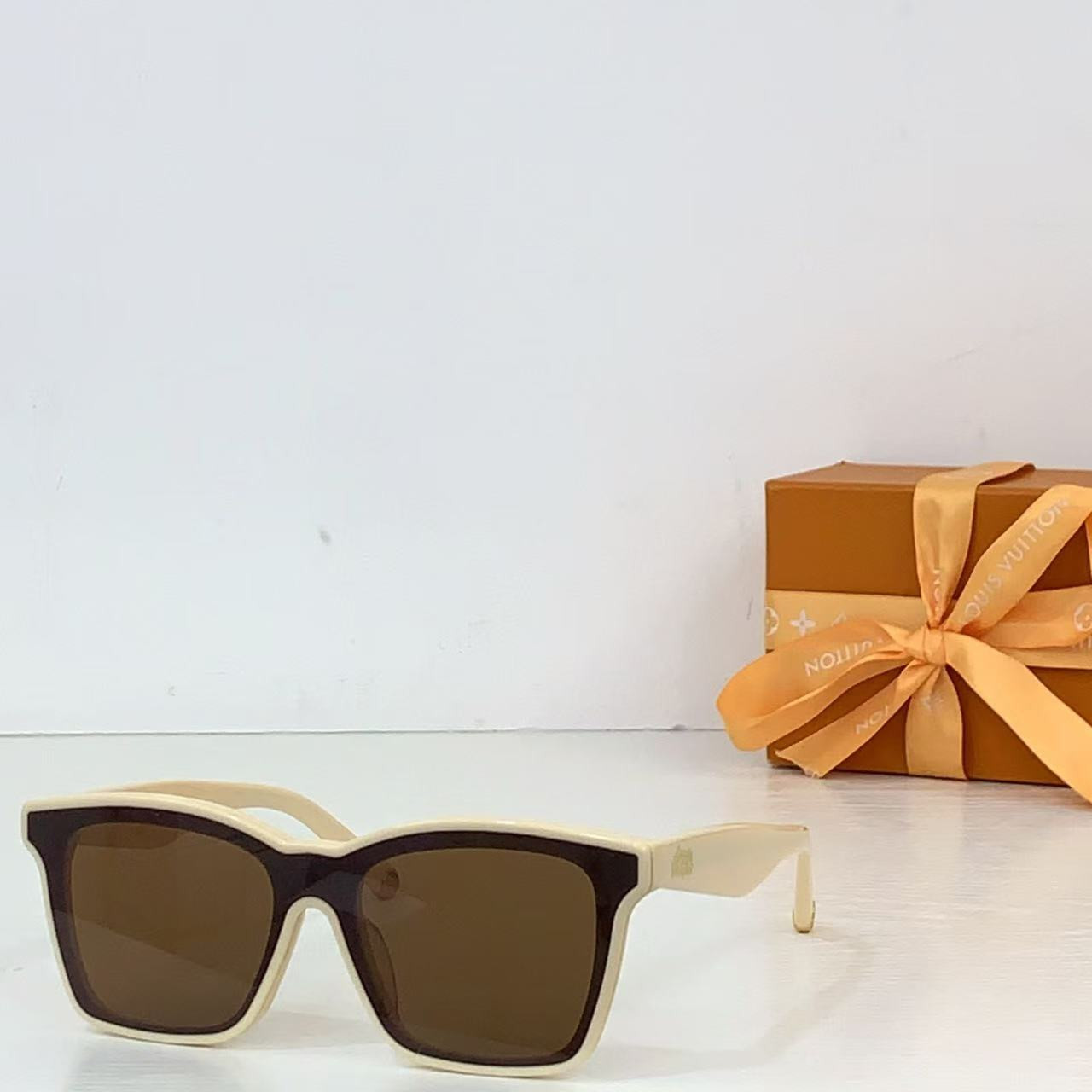 Louis Vuitton Script Square Sunglasses Z2970W - Image 6
