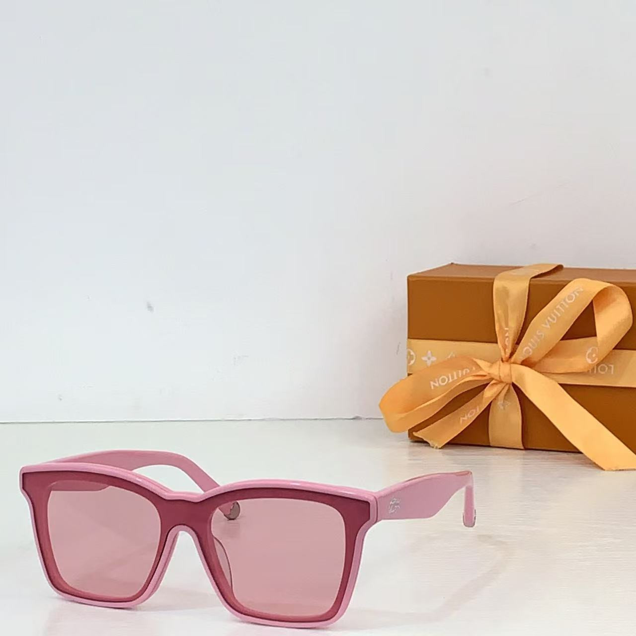 Louis Vuitton Script Square Sunglasses Z2970W - Image 8