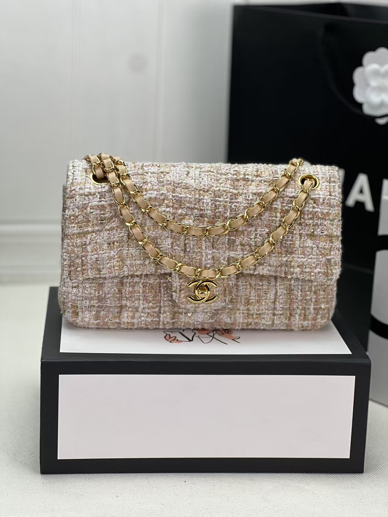 Chanel Classic Flap Bag 25x15x6cm