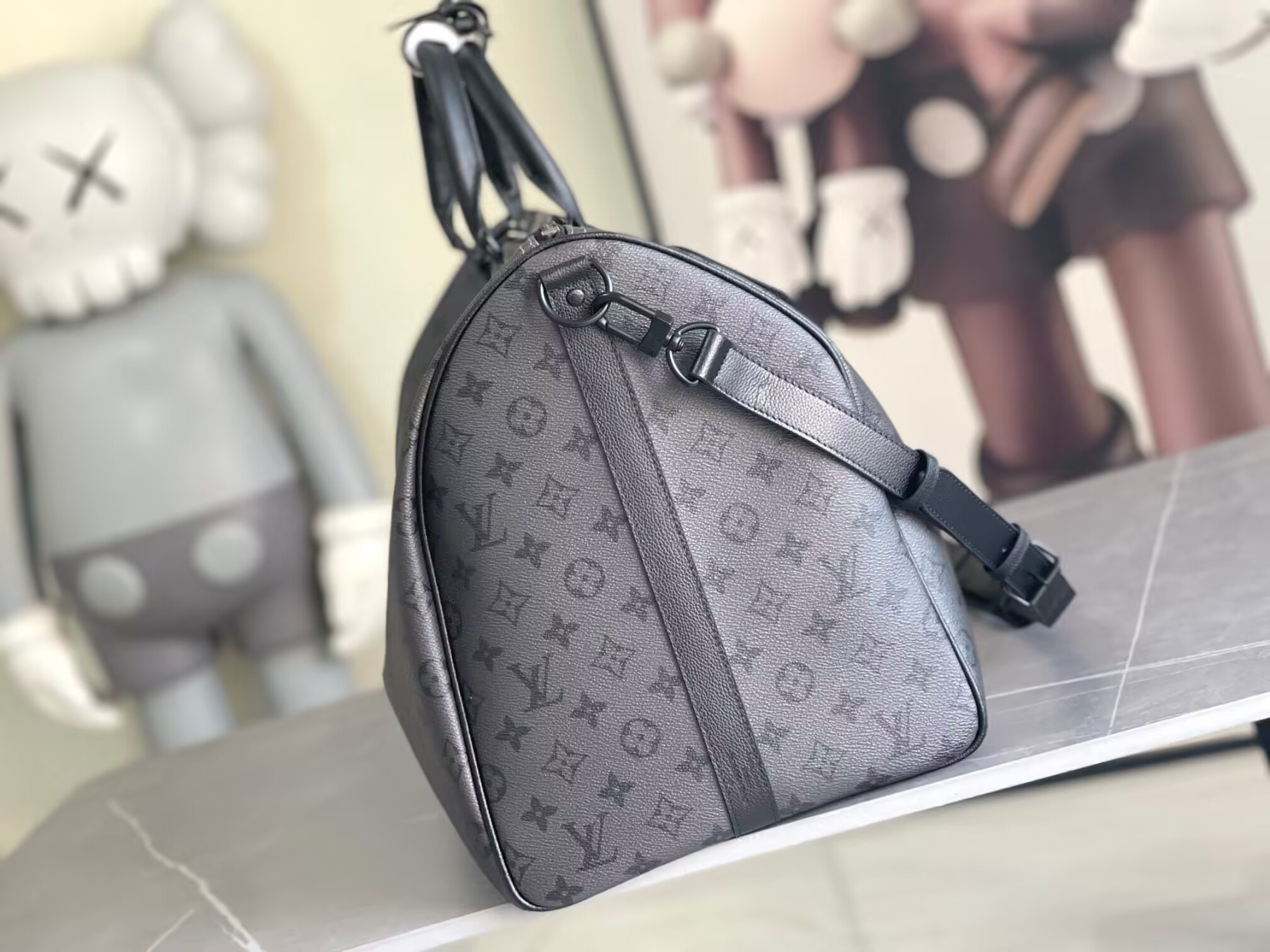LV Keepall Bandoulière 55 M28405 55x27x20cm - Image 4